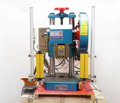 Пробивной пресс JB04-3T LBS