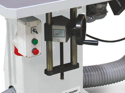 Регулируемый по высоте рабочий стол