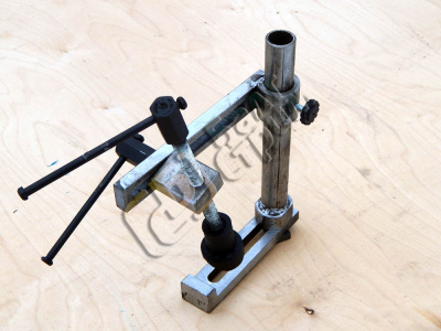 Стойка с зажимом ССЗ-03